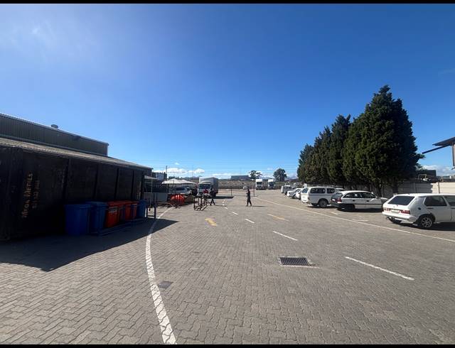 335M² WAREHOUSE TO LET IN STIKLAND INDUSTRIAL